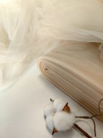 najmekši i najprozračniji bež til za svadbeni veo ili laganu haljinu