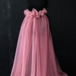 til najvišeg kvaliteta u boji maglovito roze sa sitnom mrežicom za haljine i suknje