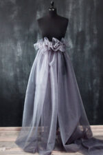 til najvišeg kvaliteta u boji tamno siva sa sitnom mrežicom za haljine i suknje