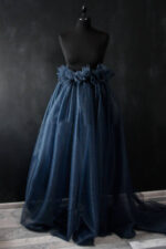 til najvišeg kvaliteta u boji tamno teget sa sitnom mrežicom za haljine i suknje