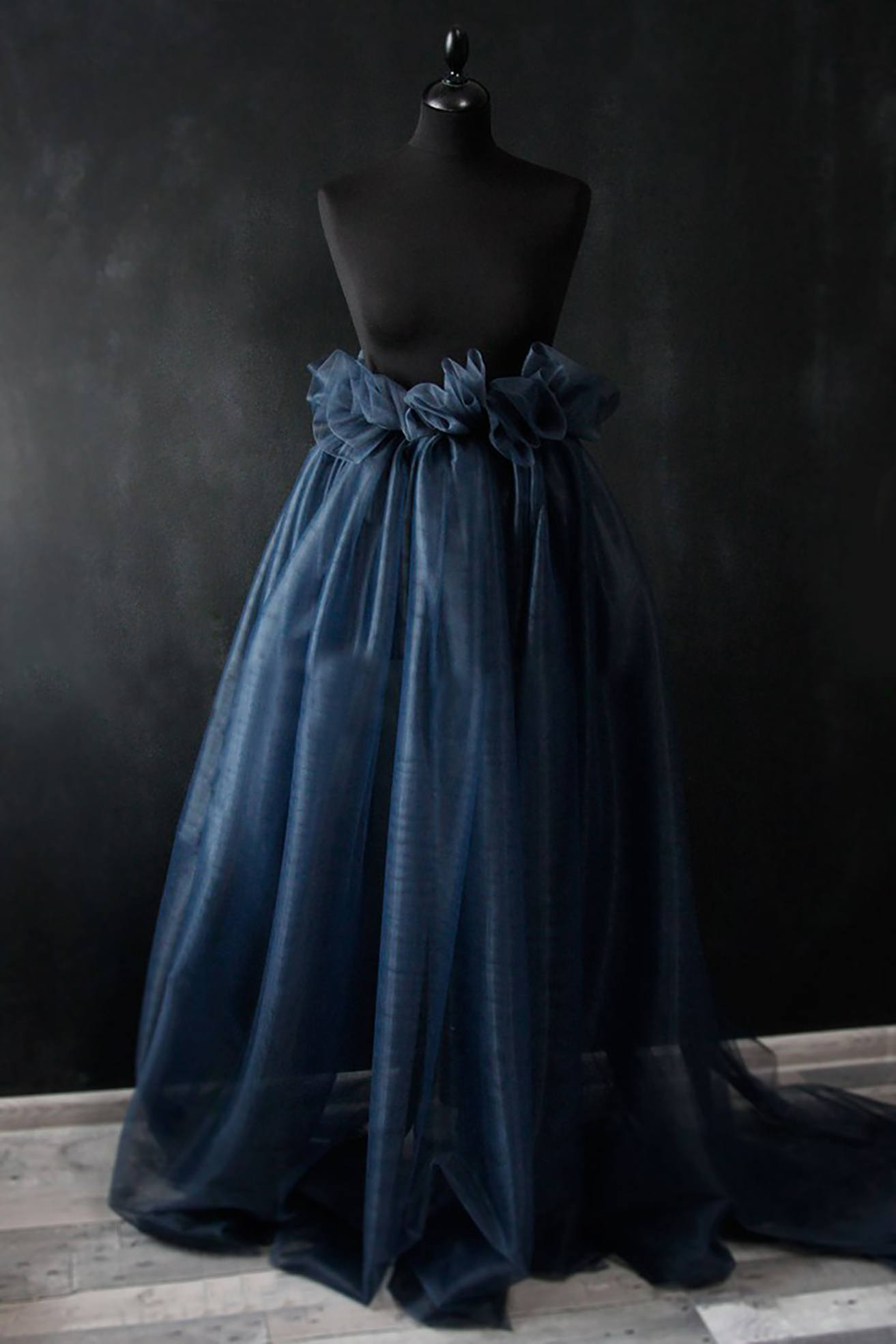 til-hayel-boja-tamno-teget-1 til najvišeg kvaliteta u boji tamno teget sa sitnom mrežicom za haljine i suknje