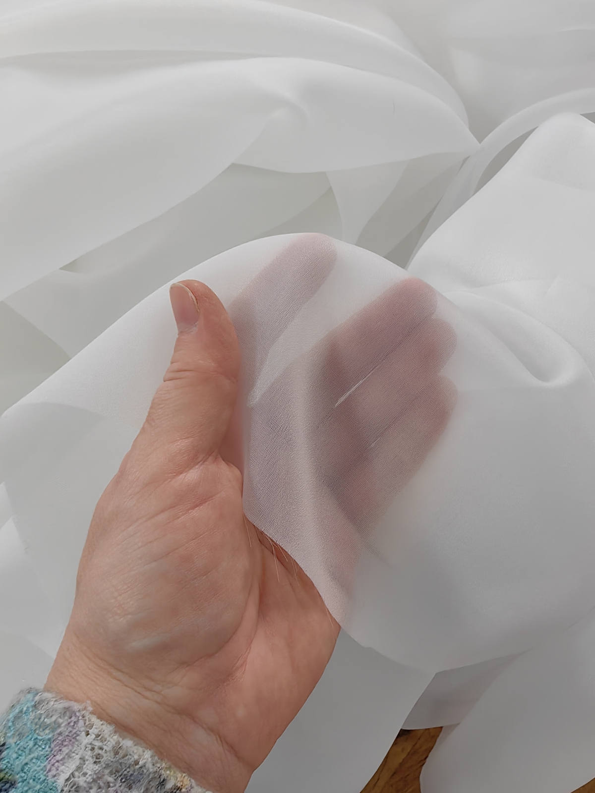 organdine-carolin-boja-prva-do-bele-1 organdin carolin boja prva do bele